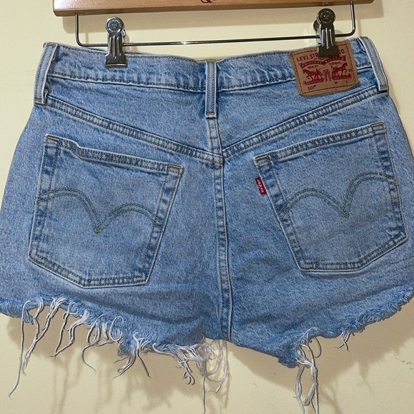 Womens Levi’s 501 Button Fly Light Wash Denim Shorts - Picture 3 of 5